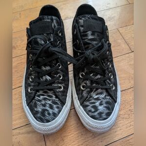 Converse All Star Ox shoes ( size 8.5 )
